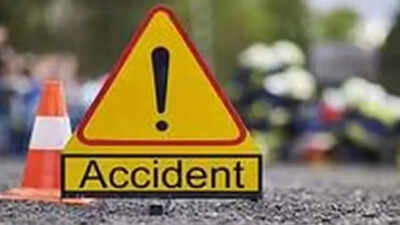 Autorickshaw driver dies after crashing into divider on Western Express Highway in Mumbai