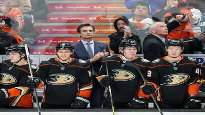 Toronto Maple Leafs NHL coaching search takes another turn with familiar face entering discussions
