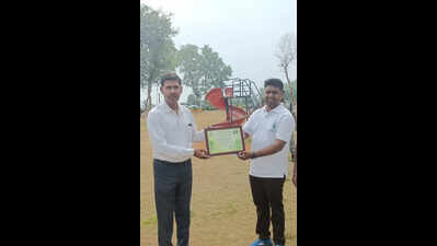 Chatra marks World Environment Day with rallies, plantation; school principal honoured for QR tree project