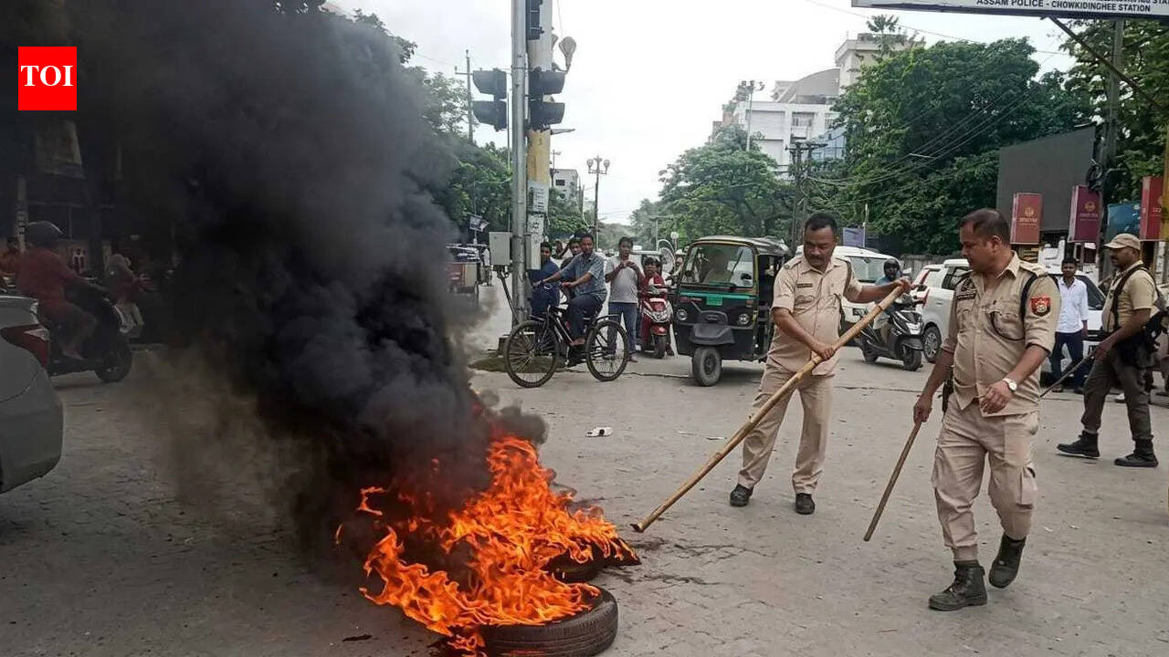 Moran-Motok groups enforce 48-hr bandh in Tinsukia, Dibrugarh over cabinet snub
