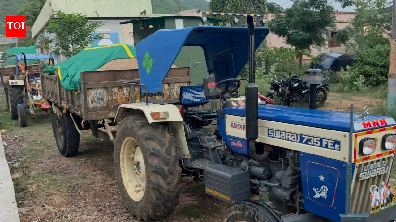 7 vehicles seized, 5 held for illegally transporting sand