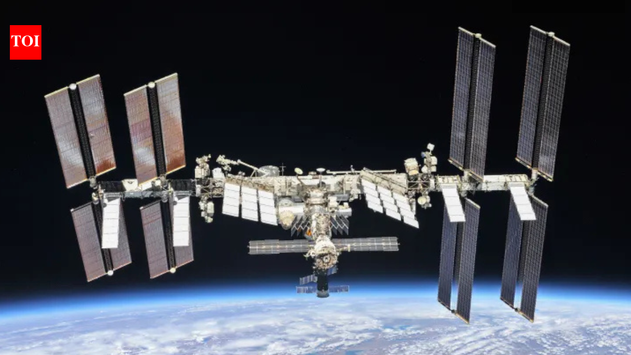 Crisis on int'l space stn: Astronauts told to prepare for evacuation as air leaks worsen