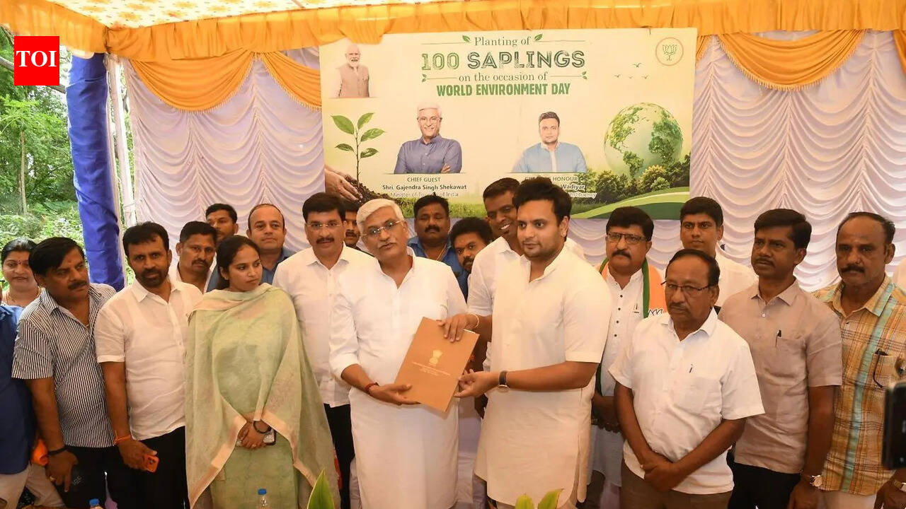 Shekhawat urges Karnataka to adopt Centre’s tourism policy, pitches incentives for Mysuru growth