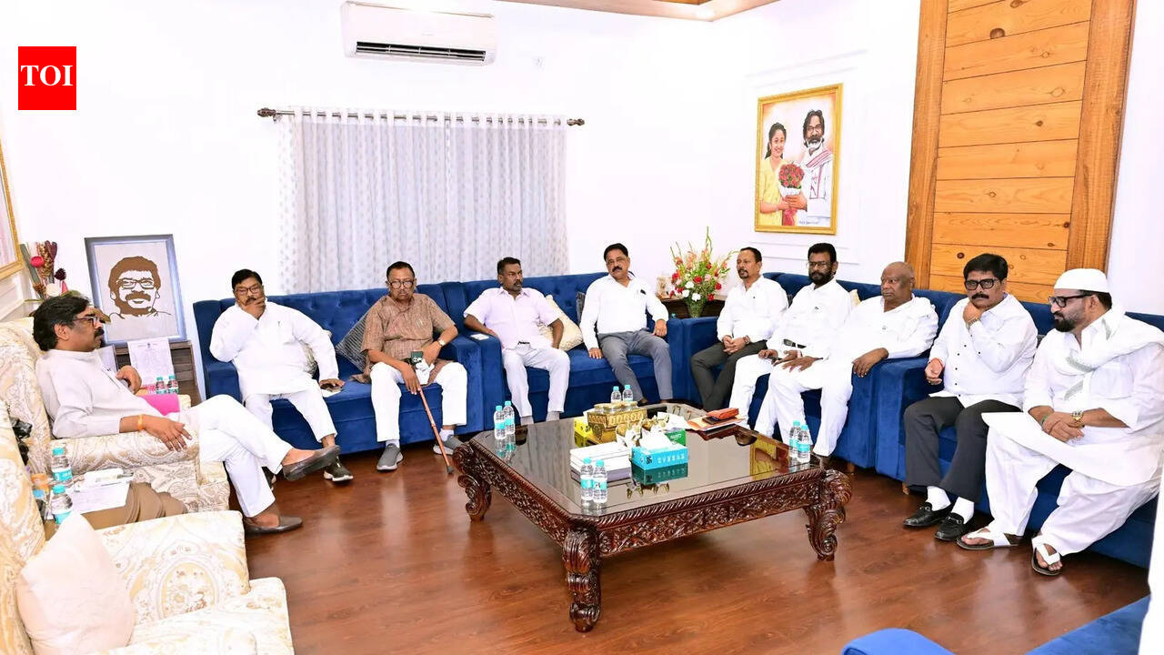 After Cong names candidate, JMM may fight on both RS seats; Hemant to take final call