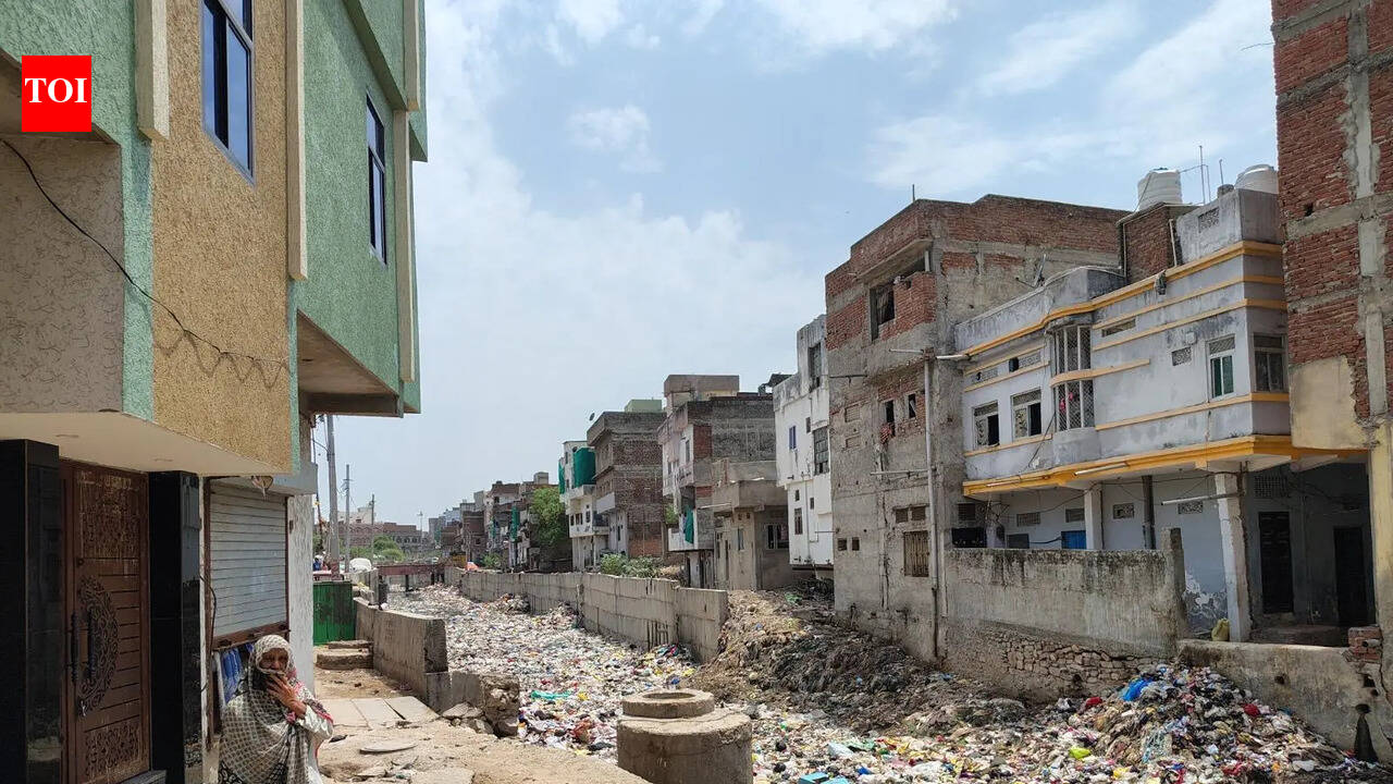 Residents in Jaipur’s Walled City struggle with filth, flood risk