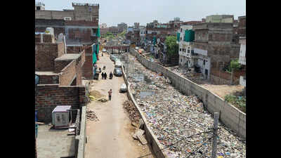 Residents in Jaipur’s Walled City struggle with filth, flood risk