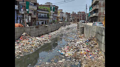 Residents in Jaipur’s Walled City struggle with filth, flood risk
