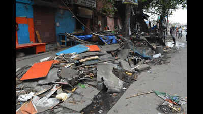 KP, KMC raze 200 Illegal structures on riverfront, push-back drive held on S N Banerjee pavements