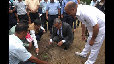 B’desh high commission official visits APL Namrup
