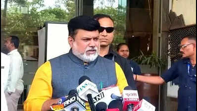 Mahajan, Samant fail to convince rebel Gokul Gite to pull out of Nashik MLC poll fray