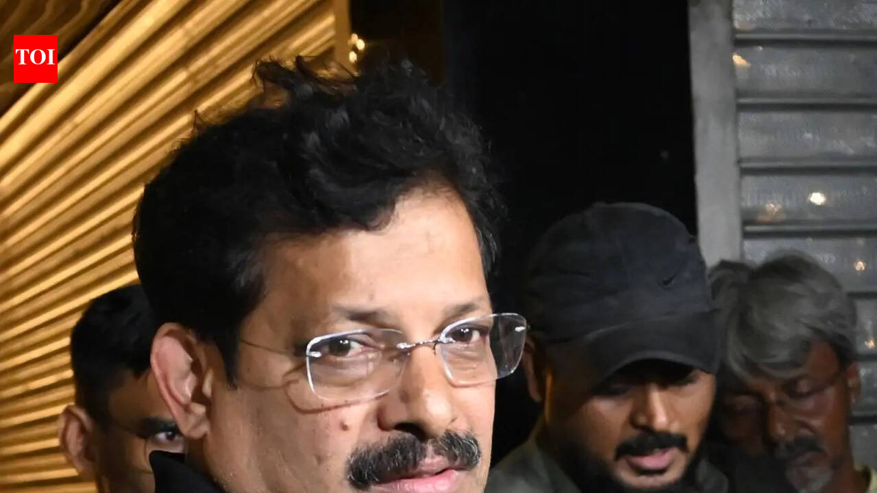 Councillor Susanta, named in extortion case, dodges cops, driver held