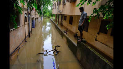 PMC’s construction of retaining walls in flood-prone spots on the slow track, despite monsoon around the corner
