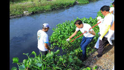 Massive clean-up drive at Nandini river in Nashik