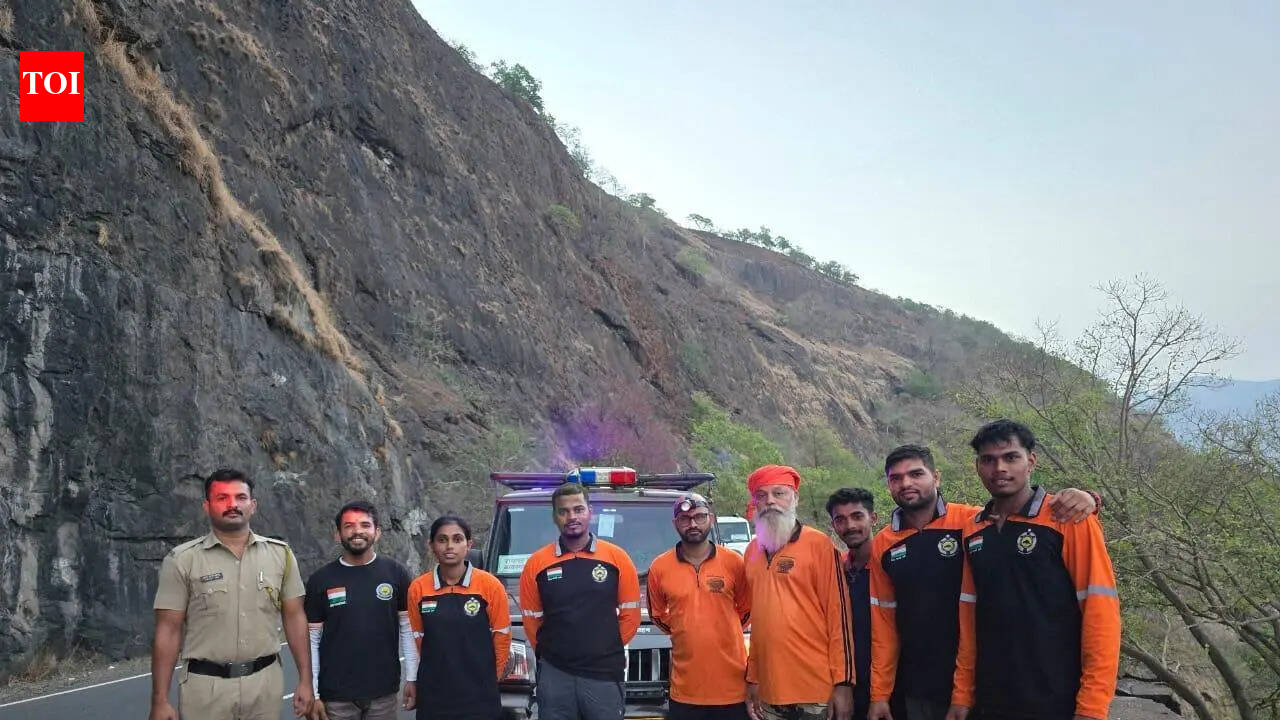 Real estate broker rescued in Tamhini ghat