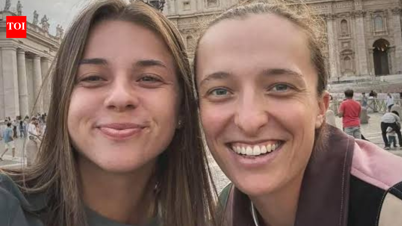 Iga Swiatek backs childhood friend Maja Chwalinska ahead of blockbuster French Open final clash