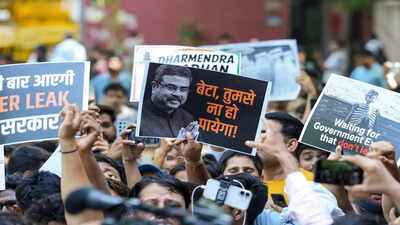 'Dharmendra Pradhan istifa do': Cockroach Janta Party protests at Jantar Mantar over NEET, CBSE irregularities
