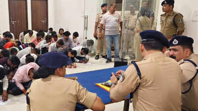 87 habitual offenders attend reform session at Indore police station, pledge to keep youth away from crime