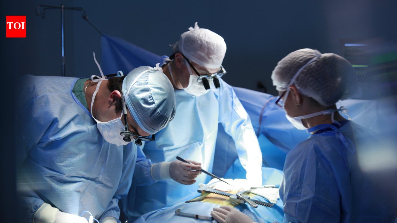 At 92, woman with severe heart valve disease finds relief through minimally invasive procedure