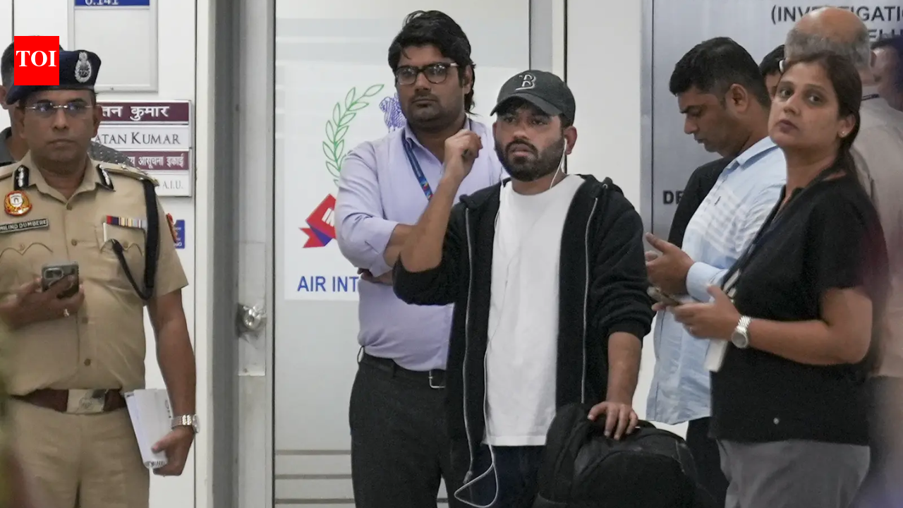 'Fully prepared to sacrifice my freedom': Abhijeet Dipke addresses massive CJP protest in Delhi
