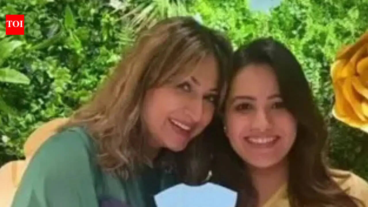 Urvashi Dholakia gets emotional as she apologises to Anita Hassanandani for missing her wedding