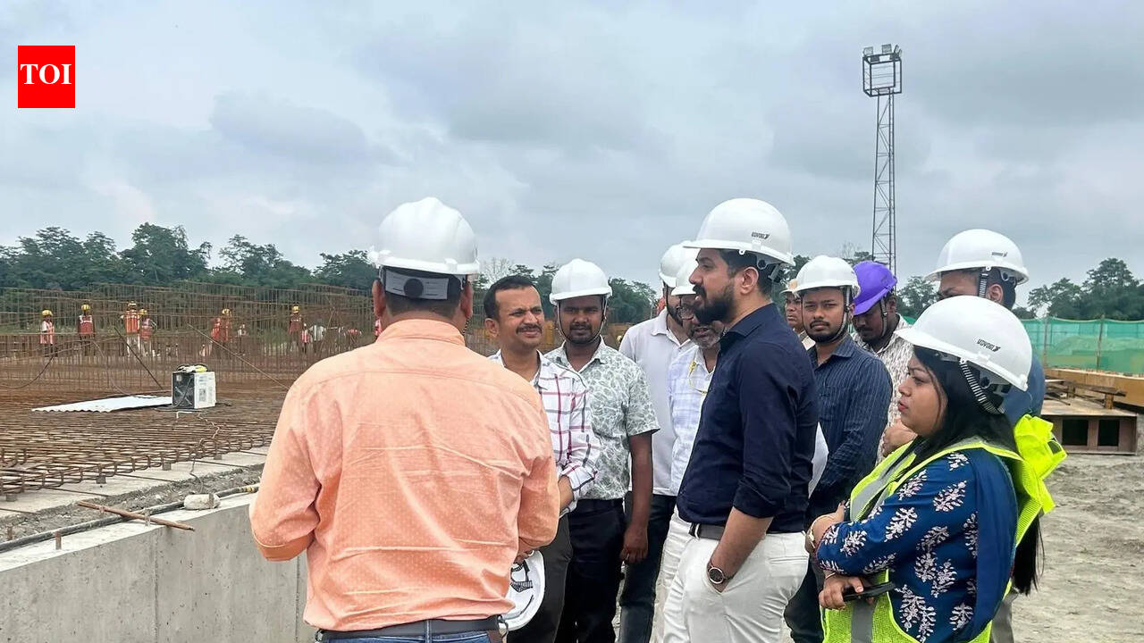 Jorhat DC inspects Jorhat-Majuli bridge construction site, stresses timely completion