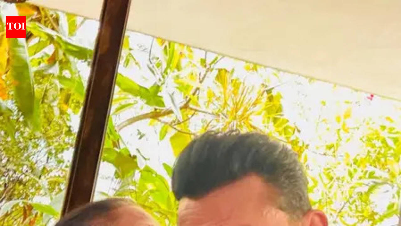 Sunny Deol captures a heartwarming moment of Bobby Deol being showered with love by their mother