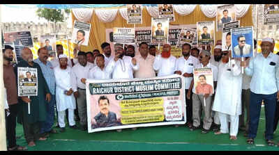 Muslim panel protests in Raichur, demands cabinet berth for Zameer