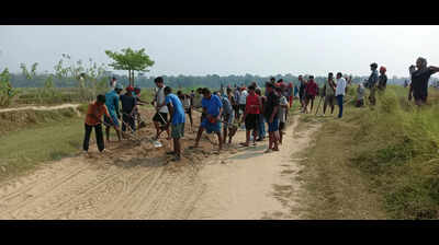 Tharus build 1.4-km road through collective effort in West Champaran