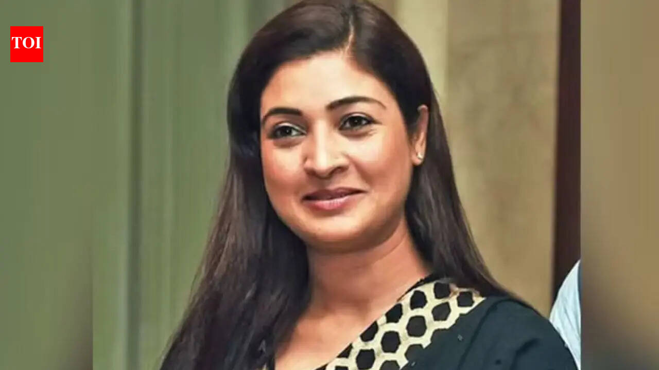 Delhi court releases Congress cheif Alka Lamba on 1-year probation in assault case