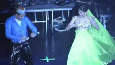 Aishwarya Rai, Akshaye Khanna's stage performance in Miami on 'Taal' song goes viral, netizens react - WATCH VIDEO