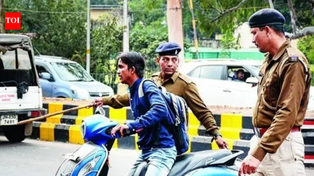 Conduct vehicle checks under CCTV watch, use body-cams, JSR traffic cops told