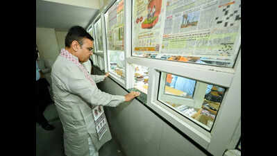 Raj CM directs dept-wise testing, medicine counters at SMS Hospital during surprise visit