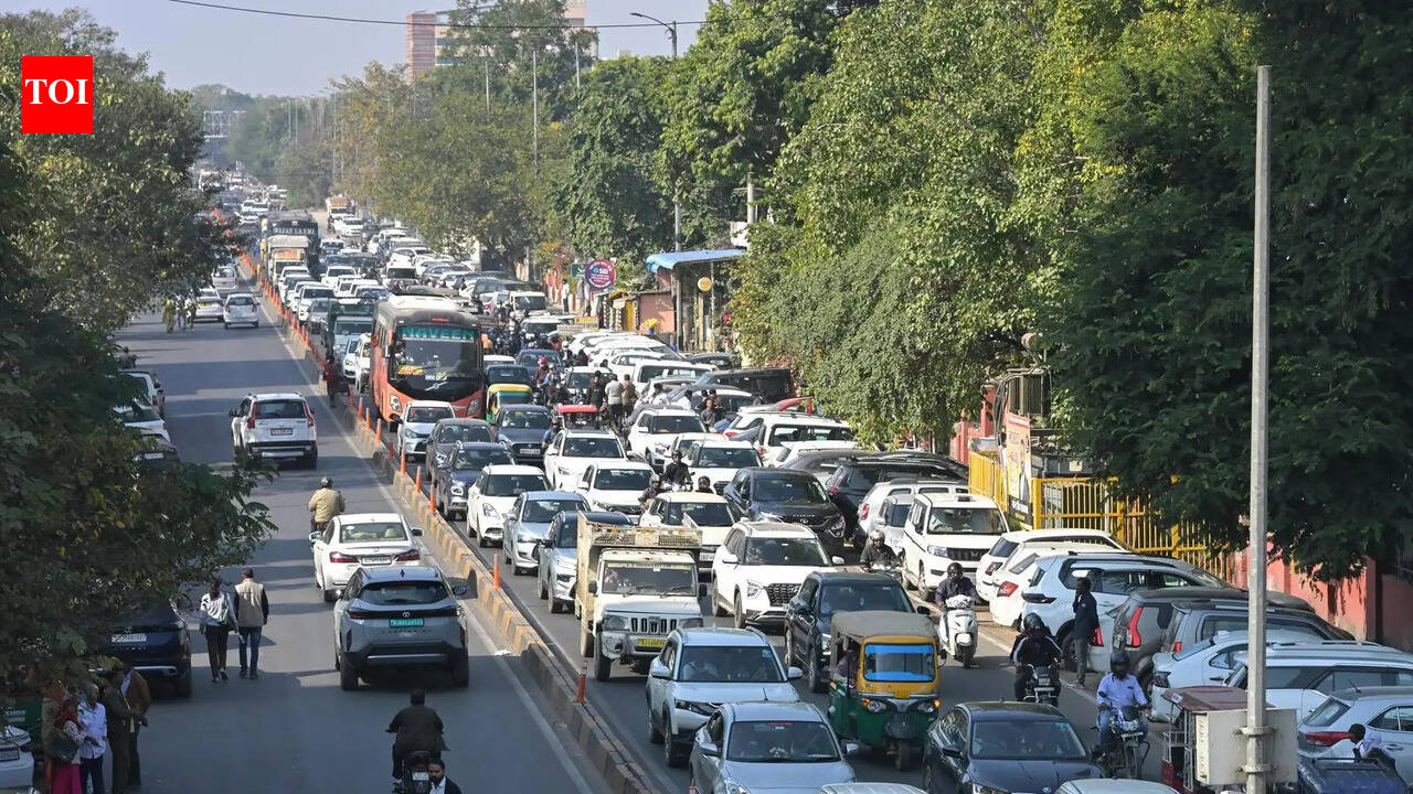 One junction, five roads, endless traffic chaos
