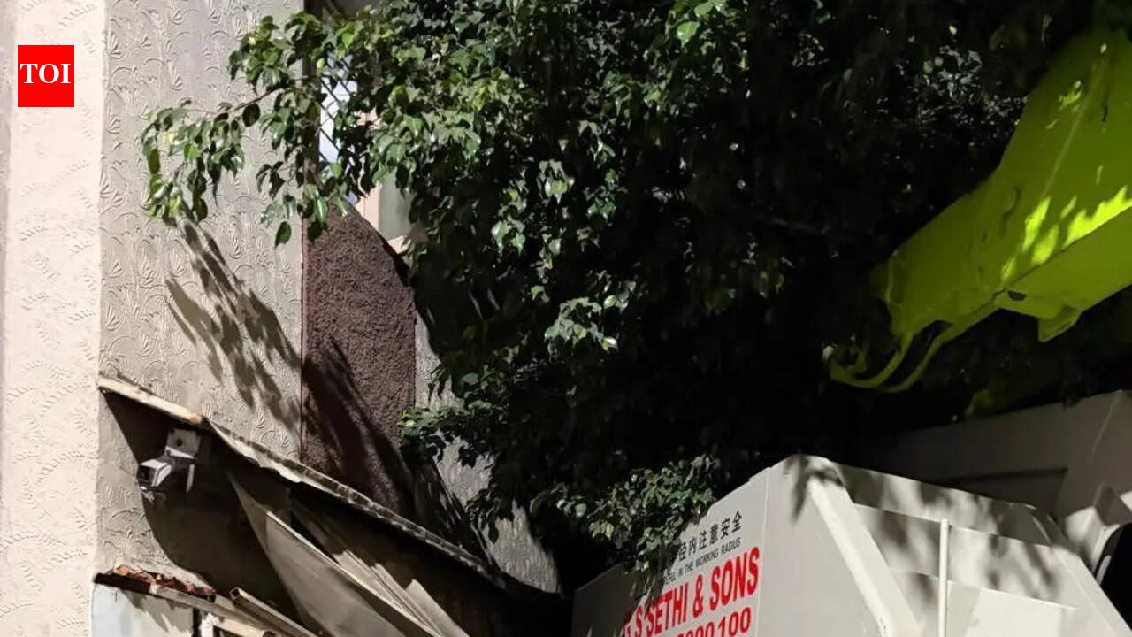Brakes fail, crane moves backward and hits building in Bengaluru