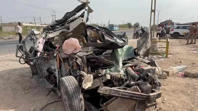 Five killed in car-dumper collision near Halvad