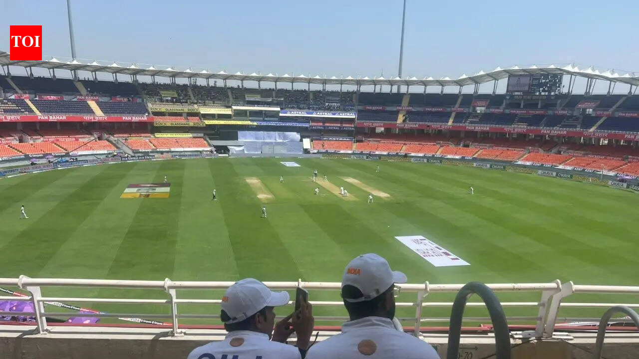 Afghanistan Test: Cricket fans dodge AC and exam for history’s newest chapter.