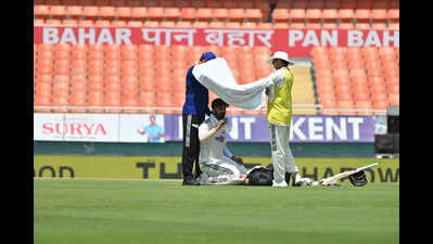 Afghanistan Test: Cricket fans dodge AC and exam for history’s newest chapter.