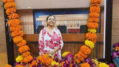 Revenge killing, hired hitmen? Cops widen probe in DU professor murder; estranged husband claims alibi, 4 suspects at large