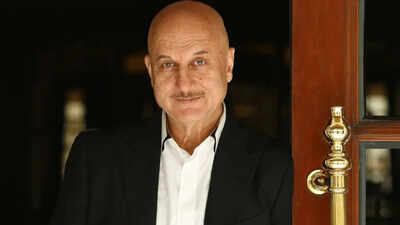 Anupam Kher shares heartwarming birthday moment as mother Dulari dances and sings 'Tu Kahaan... Main Yahan'