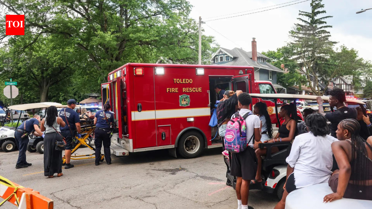 Gunshots, screams & panic – Ohio mass shooting caught on cam, several injured