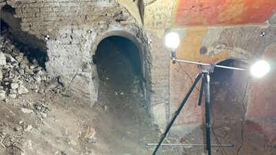 Students uncover a 1,800-year-old Roman mansion hidden beneath their school gym in Rome