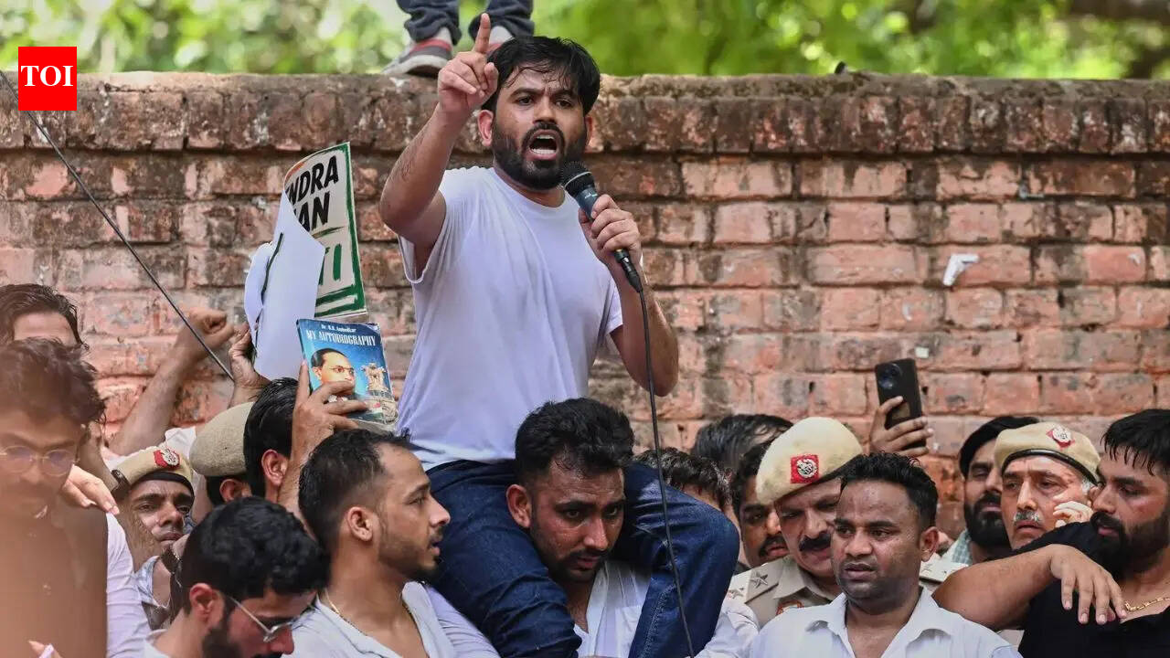 'Protest won't stop until Pradhan quits,' says CJP founder, security beefed up at his house