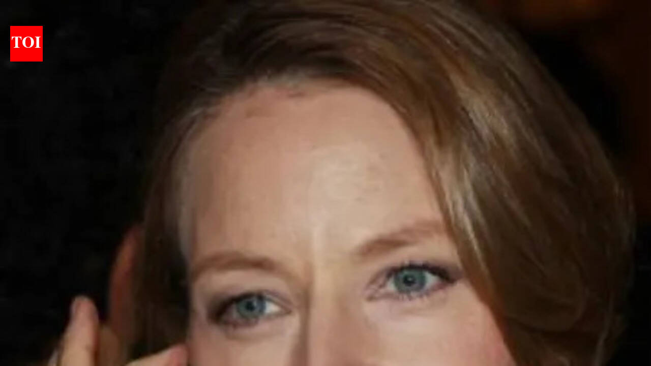 Jodie Foster recalls awkward ‘Taxi Driver’ scene as Robert De Niro and Martin Scorsese couldn’t stop giggling