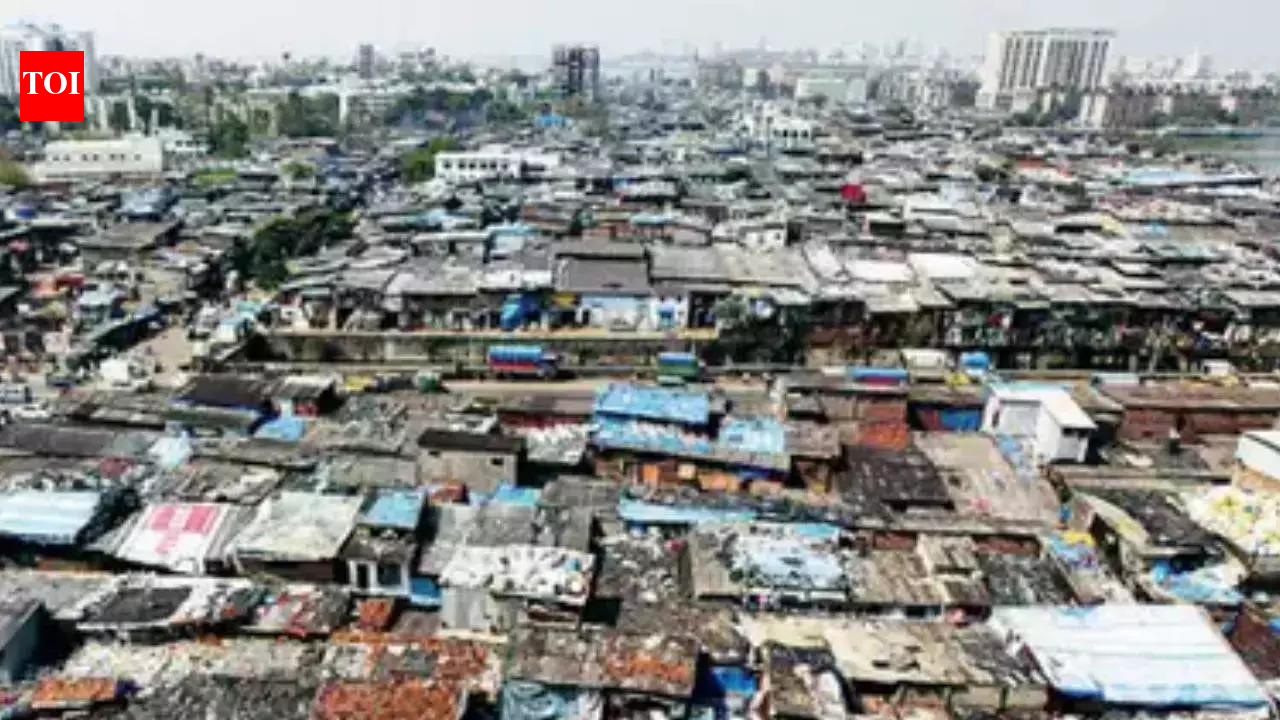 धारावी पुनर्विकास परियोजना: विश्लेषक इसे भारत की सबसे बड़ी रियल एस्टेट निष्पादन चुनौतियों में से एक क्यों कहते हैं?
