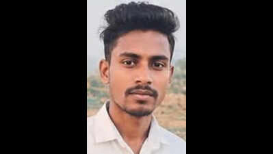 Speeding bike hits barricade near Jabra check post, 2 killed