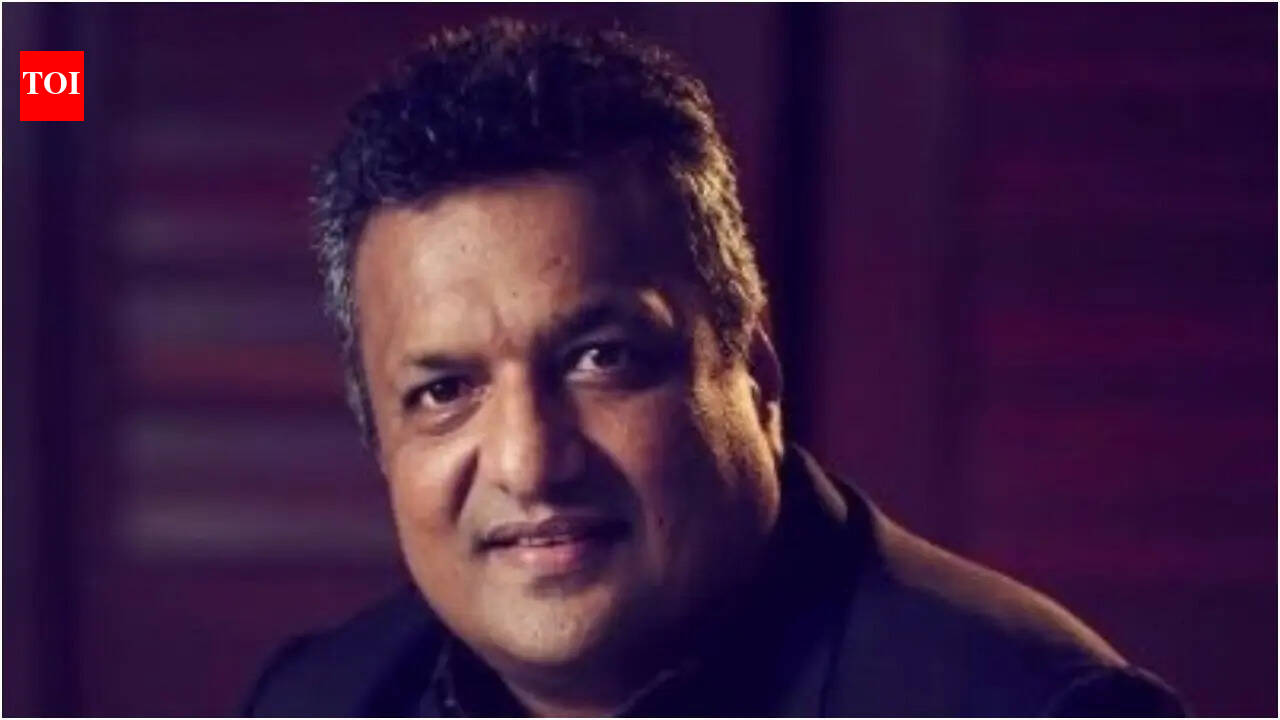 As Janhvi Kapoor gets trolled, Sanjay Gupta says social media is 'literally destroying' actors' careers