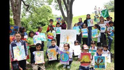Schoolkids paint on Mother Nature in Tokyo contest