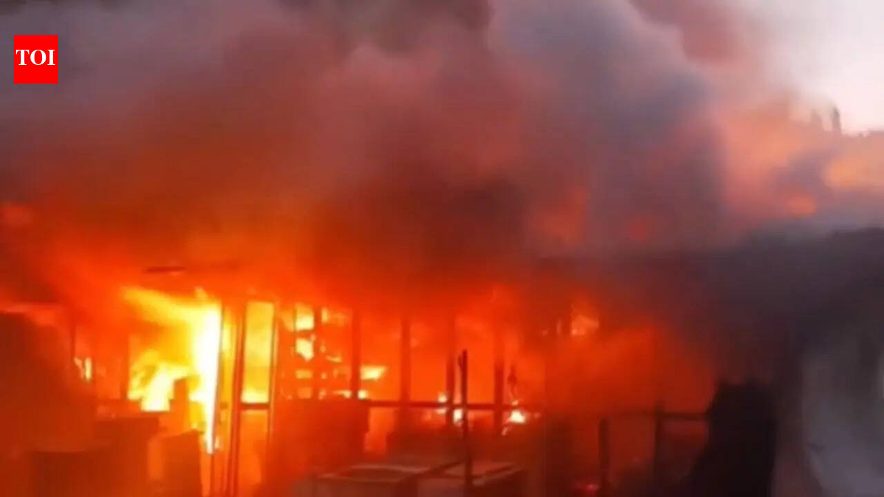 Watch: Massive fire guts 13 shops in J&amp;K's Poonch, engulfs Bufliaz Central Market