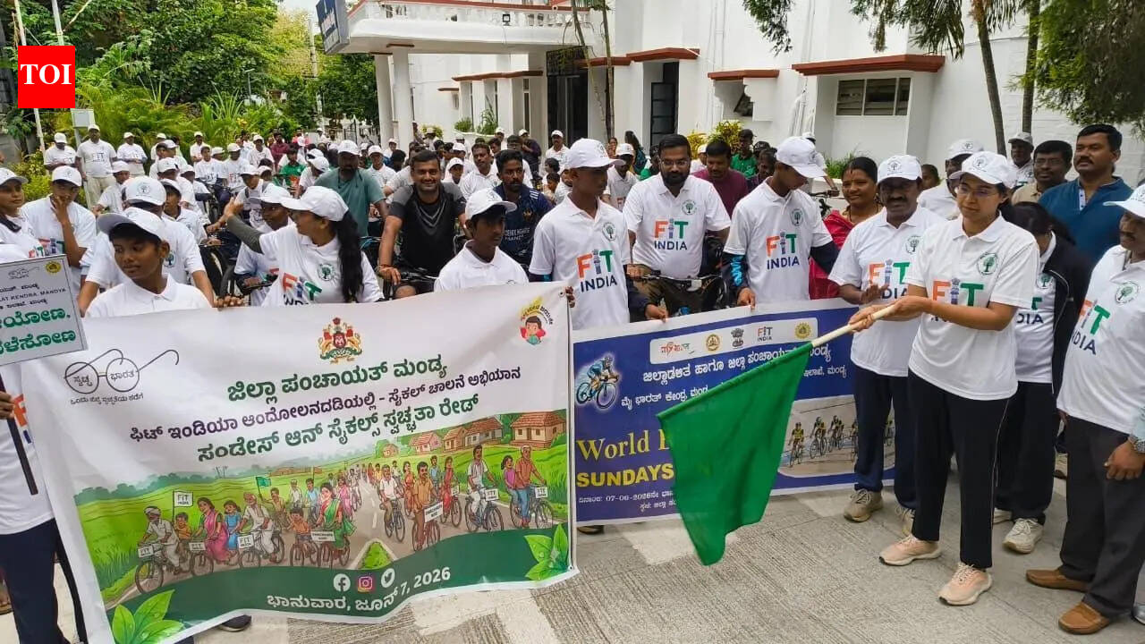 Mandya ZP CEO launches Fit India Swachhata Ride campaign