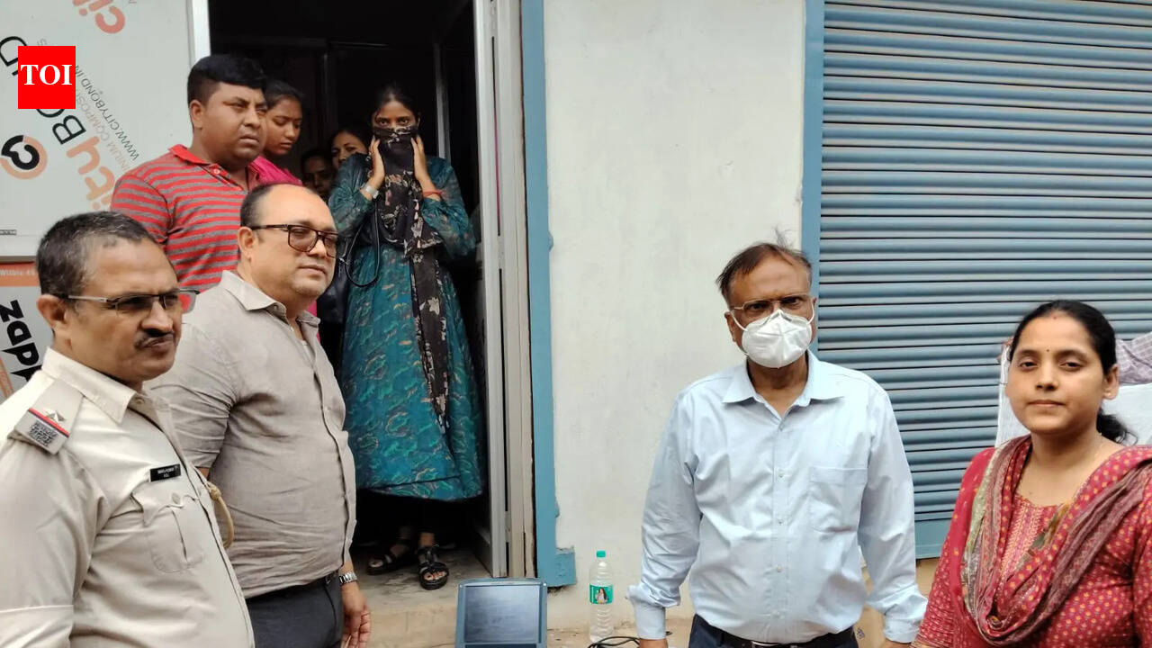 3 held for illegal sex determination of foetus at clinic